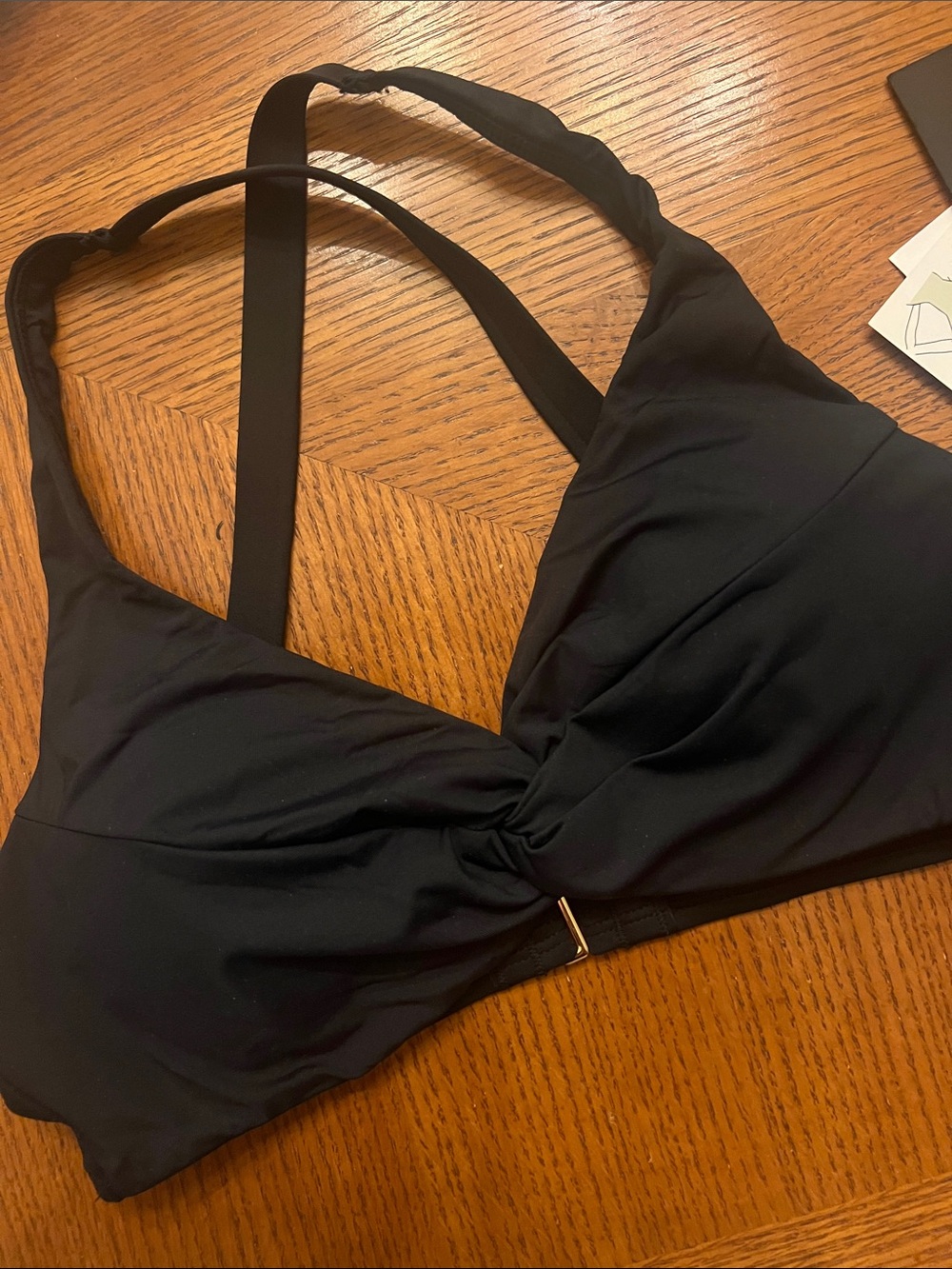 La Blanca Black Twist-Front Halter Bikini Top Size 8. Amazing soft w wire .  B42